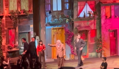 Tiyatrocu Müjdat Gezen hastaneye kaldırıldı