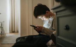 15 YAŞ ALTI SOSYAL MEDYA YASAĞI YÜRÜRLÜĞE GİRDİ Mİ? 15 Yaş Altı Sosyal Medya Yasağı Neleri Kapsıyor? Nasıl Uygulanacak?