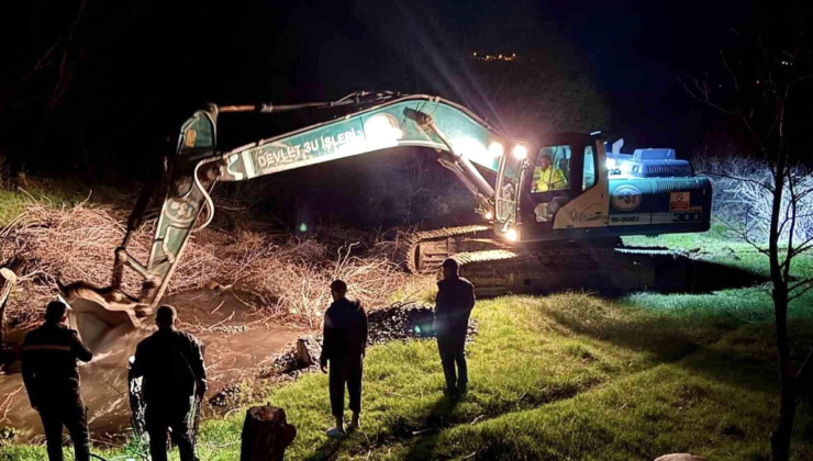 Çardaklı Deresi'nde taşkın kontrol altına alındı
