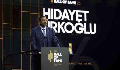 TBF Başkanı Hidayet Türkoğlu, FIBA Hall of Fame 2026 ödülünü aldı