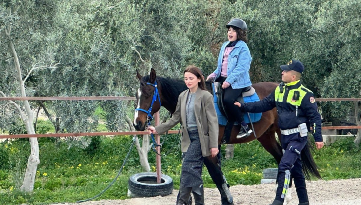 Mersin'de özel çocuklara at binme ve atla terapi eğitimi verildi