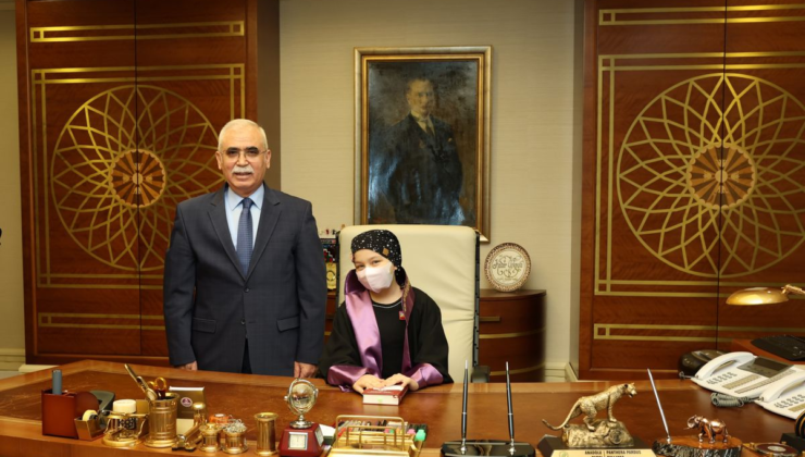 Anayasa Mahkemesi Başkanı Özkaya, LÖSEV'den çocukları kabul etti