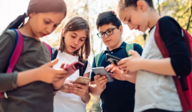 15 yaş altına sosyal medya yasağı getiren kanun teklifi Meclis'ten geçti