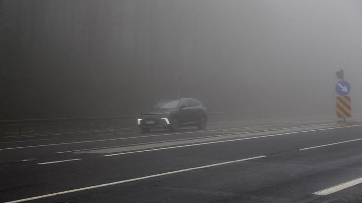 Bolu Dağı’nda yoğun sis: Görüş 30 metreye düştü