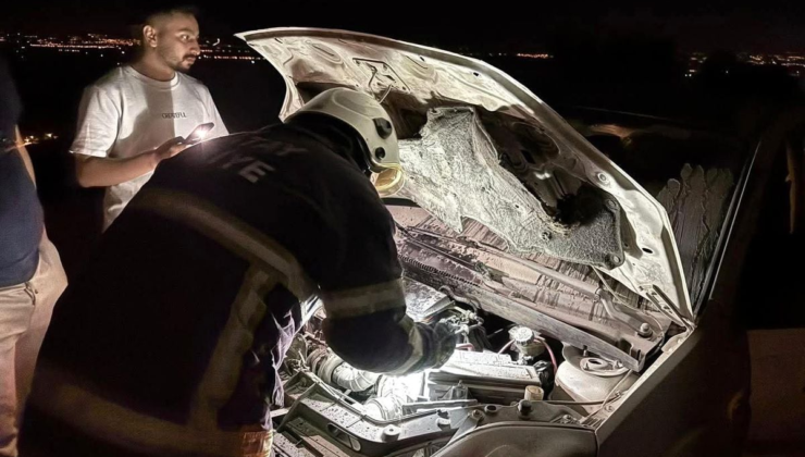 Kırıkhan'da otomobil yangını