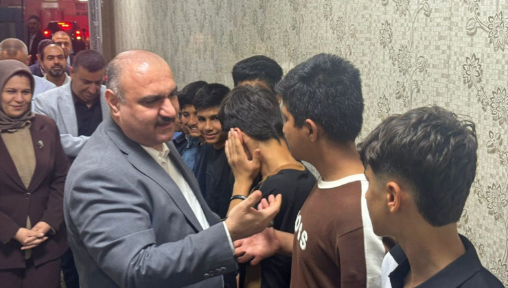 Kerkük Valisi Ağa, 23 Nisan Çocuk Bayramı'nda çocuk esirgeme kurumunu ziyaret etti