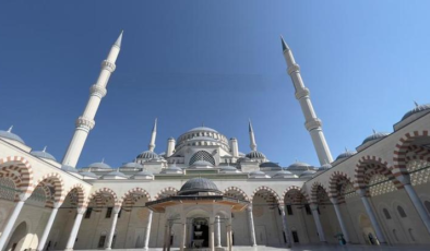 24 NİSAN 2026 CUMA NAMAZI SAATLERİ: Cuma namazı saat kaçta kılınacak? İstanbul, Ankara, İzmir Diyanet namaz vakitleri