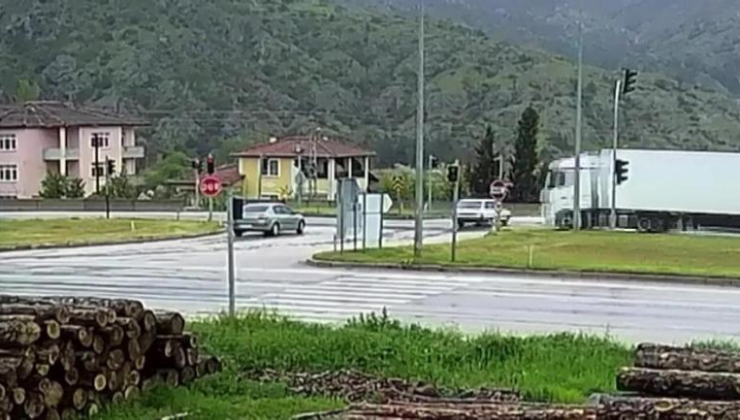 Amasya'da feci kaza: Otomobilden fırlayan bebek hayatını kaybetti