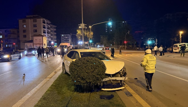 Ankara'da iki ayrı trafik kazasında 4 kişi yaralandı