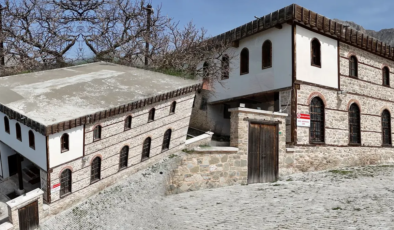 Isparta’daki 800 yıllık cami ezber bozuyor. Mimarisi dikkat çekiyor