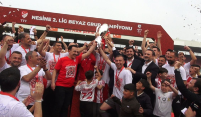 24 yıl sonra 1'inci Lig'e yükselen Batman Petrolspor, kupasını aldı