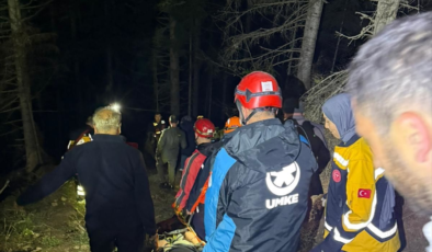 Kastamonu'da uçurumdan yuvarlanarak kayalıklarda sıkışan genç kurtarıldı
