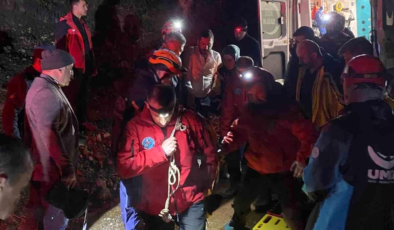 Kastamonu'da dağlık alanda uçurumdan düşen genç için ekipler seferber oldu