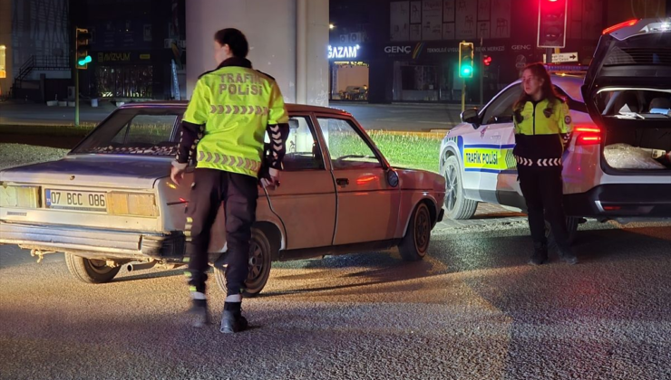 Bursa'da polisin "dur" ihtarına uymayan alkollü sürücüye 400 bin lira ceza