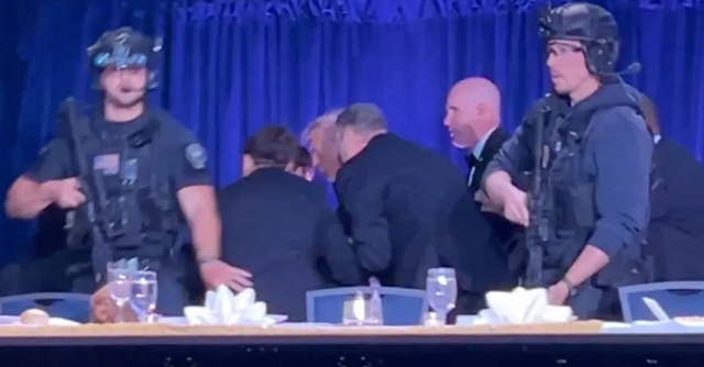 Trump’ın yemeğinde silahlı saldırı! Gizli servis anında müdahale etti