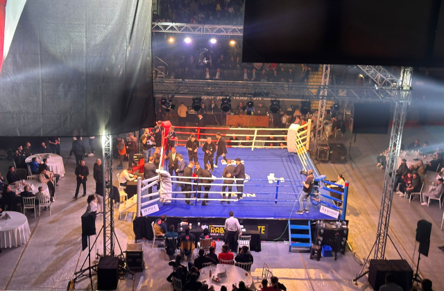 Trabzon'daki Boks Maçında Kavga: Sandalyeler Havada Uçuştu, Karşılaşma Yarıda Kaldı