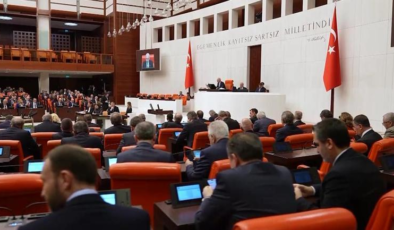 Meclis'te gündem yine yoğun… Fahiş site aidatları ve okul saldırıları görüşülecek