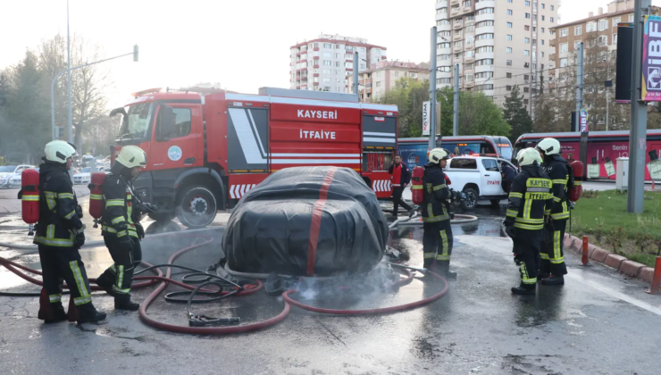 Yanan elektrikli otomobile battaniye yöntemiyle müdahale