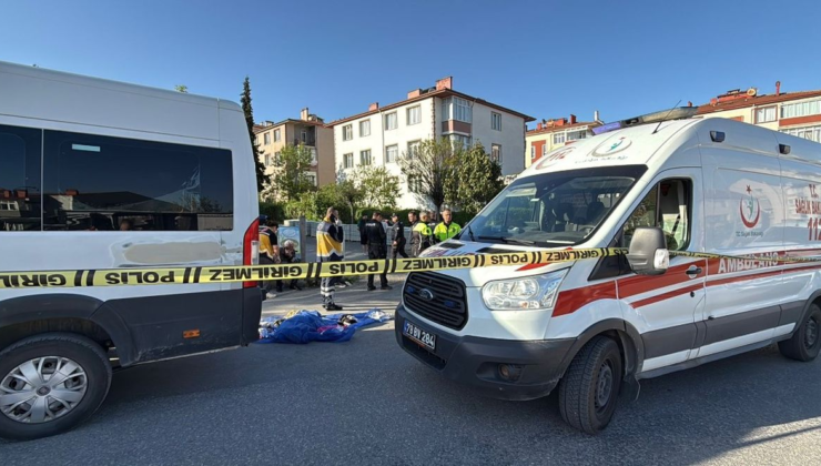Karabük'te Servis Minibüsü 3 Yaşındaki Çocuğa Çarptı: Hayatını Kaybetti
