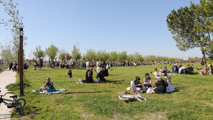 Bafra Belediye Başkanı Kılıç, Millet Bahçesi'nde vatandaşlarla buluştu