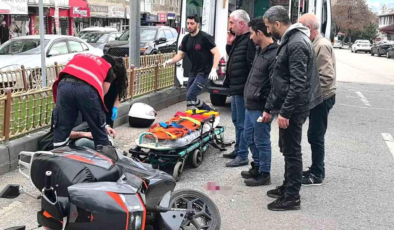 Erzurum'da otomobille çarpışan motosikletin sürücüsü yaralandı