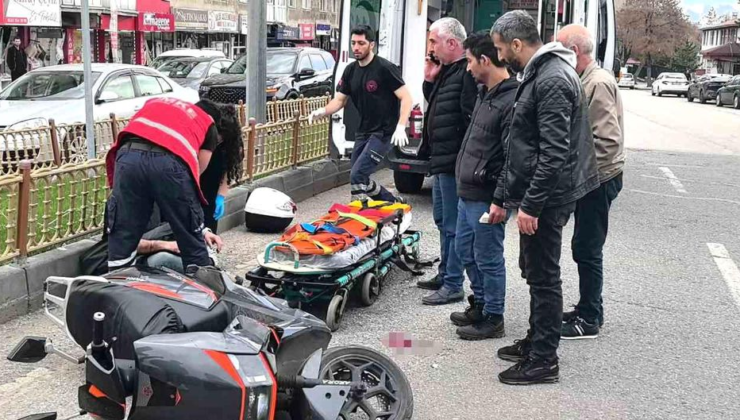 Erzurum'da otomobille çarpışan motosikletin sürücüsü yaralandı