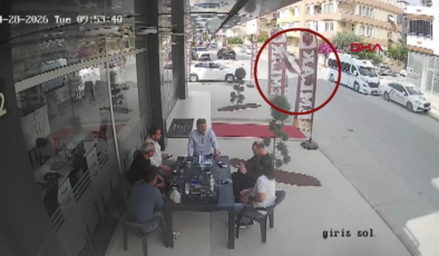 Masaya acil iniş! “Uçan tavuk” alarmı