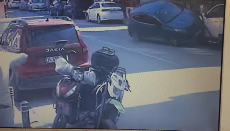 İstanbul’da park halindeki cipe çarpıp takla attı