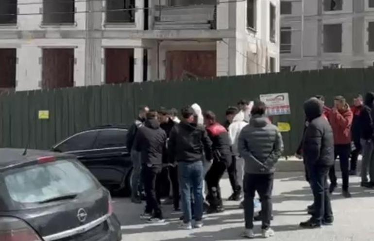 Beylikdüzünde şüpheli ölüm: Otomobilinde başından vurulmuş halde bulundu