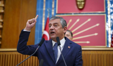 Özel'den sahaya değil gruba gelen örgüte "fırça"