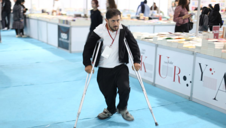 Engelleri kalemiyle yıktı; okula gitmeden 3 roman yazdı