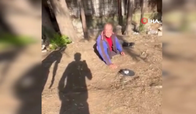 Sokakta uyuyan yaşlı adamı uyandırıp yüzüne tekme attılar
