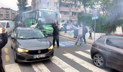 Muğlaspor'a taraftarlardan meşaleli karşılama