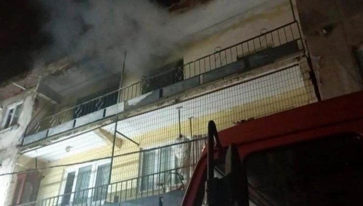 Bursa'da korkutan yangın: Daire kullanılamaz hale geldi