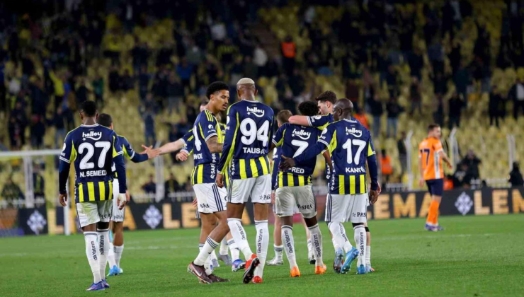 Fenerbahçe, Kadıköy'de Başakşehir'e karşı galibiyet serisini sürdürdü