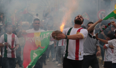 Yorgun mermi isabet etti! Diyarbakır'daki şampiyonluk kutlamalarında 2 yaralı