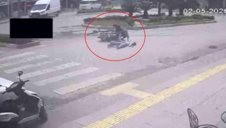 Yaya geçidini kullanan bisiklete motosiklet çarptı: 2'si çocuk 3 yaralı
