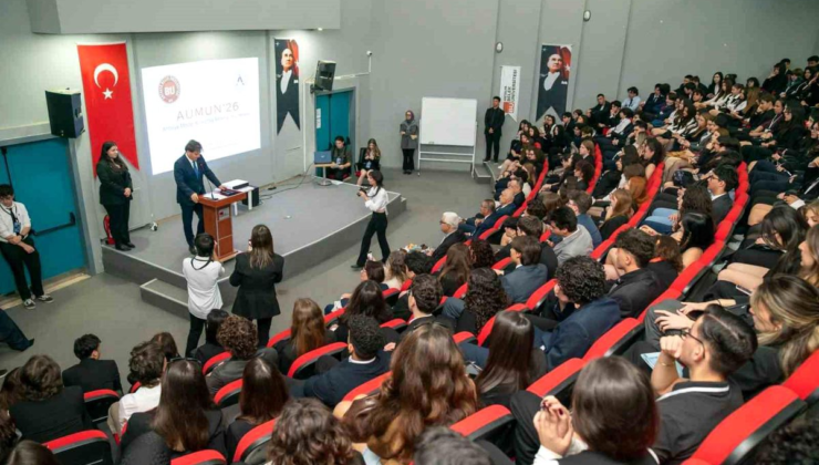 Antalya'da AUMUN'26 başladı: Gençler dünya gündemini tartışıyor