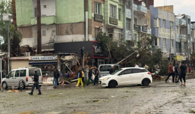 Şanlıurfa’daki fırtınada minare böyle yıkıldı