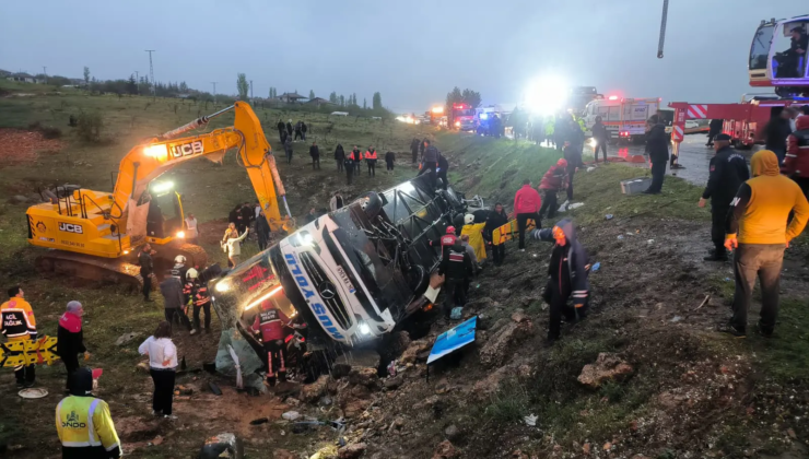 Malatya’da yolcu otobüsü şarampole devrildi. 3 kişi öldü, 22 kişi yaralandı