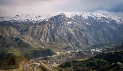 Hakkari yolundaki heyelan riskine karşı 'mühendislik' uyarısı
