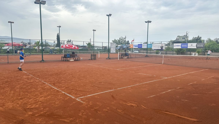 Hatay'da Zeynep-Deniz Şahutoğlu 12 Yaş Ulusal Hafta Sonu Tenis Turnuvası düzenlendi