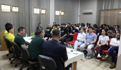 Mersin'de basketbol altyapısında gelişim paneli düzenlendi