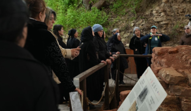Azerbaycanlı şehit aileleri Troya Antik Kenti'ni ziyaret etti