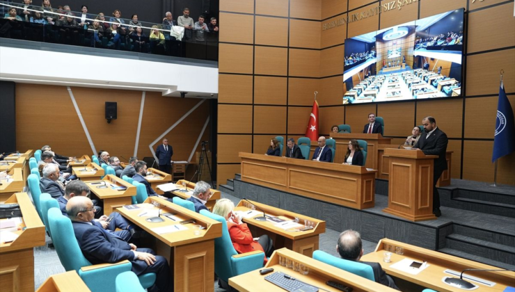 Üsküdar'da afiş ve mektup tartışması