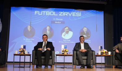 Futbol aktörleri 'Okan Üniversitesi Futbol Zirvesi'nde buluştu