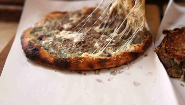 Lezzetini aroması ve odun ateşinden alan Anadolu'nun pizzası: 'Yağ somunu'