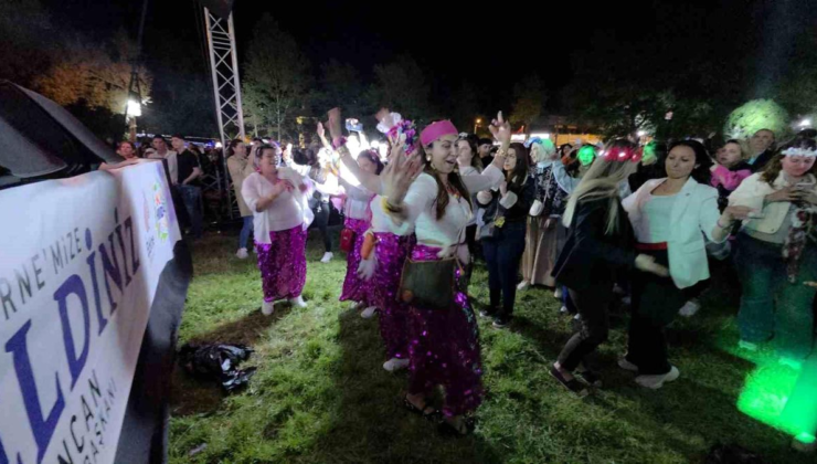 Kakava'da şarkıcı Mengüç sahne aldı, Sarayiçi'nde coşku zirveye ulaştı