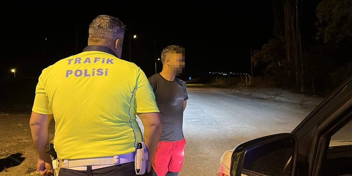 Burdur’da polis uygulamasını görünce aracını park etti: 1.24 promil alkollü çıktı