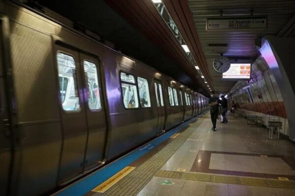 M7 Metro Hattı’nda arıza: Vatandaşlar tünelde yürüdü